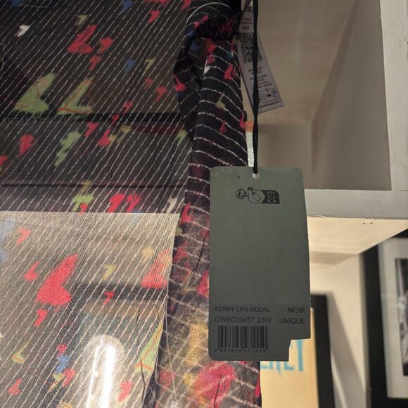 ZADIG VOLTAIRE KERRY LIPS SCARF - Picture 5 of 6